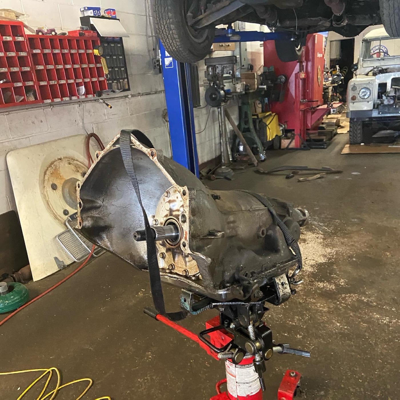 TH350 automatic transmission on a transmission jack